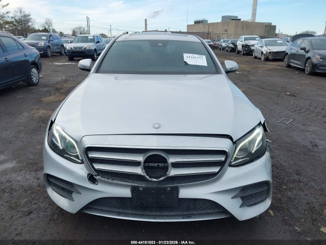 44181553 :رقم المزاد ، WDDZF4KB5HA022387 vin ، 2017 Mercedes-benz E 300 4matic مزاد بيع