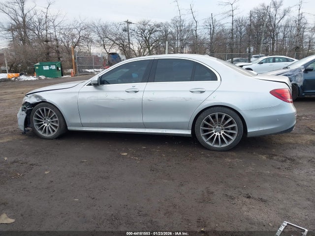 44181553 :رقم المزاد ، WDDZF4KB5HA022387 vin ، 2017 Mercedes-benz E 300 4matic مزاد بيع