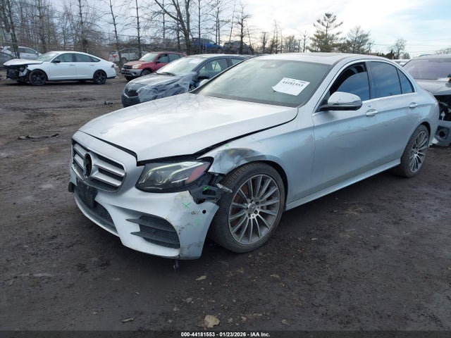 44181553 :رقم المزاد ، WDDZF4KB5HA022387 vin ، 2017 Mercedes-benz E 300 4matic مزاد بيع