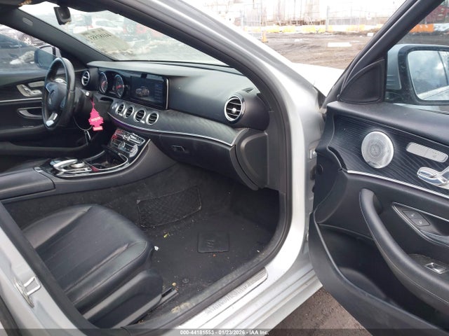 44181553 :رقم المزاد ، WDDZF4KB5HA022387 vin ، 2017 Mercedes-benz E 300 4matic مزاد بيع