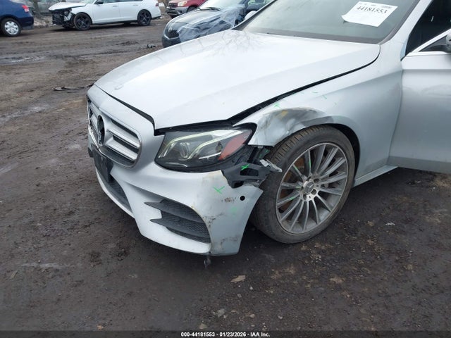 44181553 :رقم المزاد ، WDDZF4KB5HA022387 vin ، 2017 Mercedes-benz E 300 4matic مزاد بيع