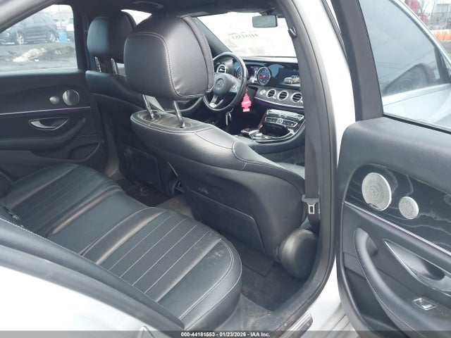 44181553 :رقم المزاد ، WDDZF4KB5HA022387 vin ، 2017 Mercedes-benz E 300 4matic مزاد بيع