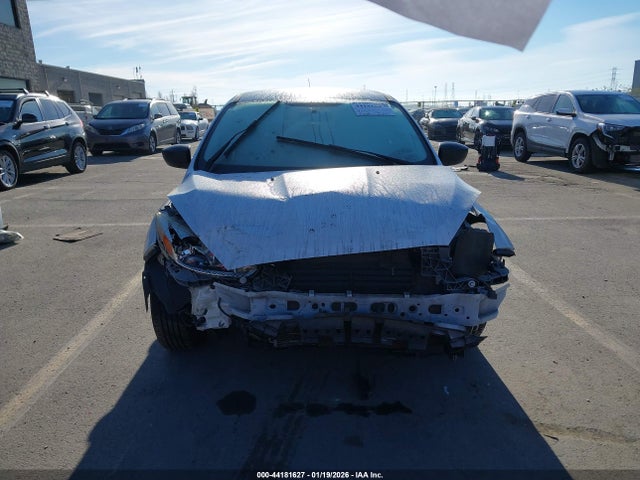 Ford FOCUS S 2017 1FADP3E29HL277772 Image 12
