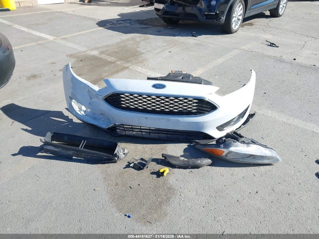 Ford FOCUS S 2017 1FADP3E29HL277772 Image 11