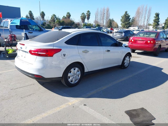 Ford FOCUS S 2017 1FADP3E29HL277772 Image 4