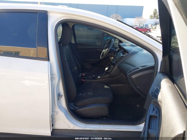 Ford FOCUS S 2017 1FADP3E29HL277772 Image 5
