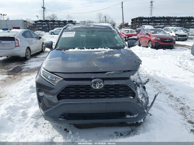 2T3P1RFV8LW119420 Toyota Rav4 Xle