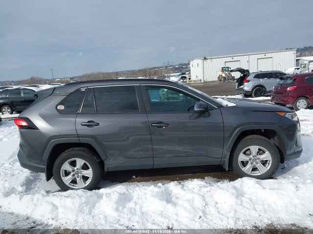 2T3P1RFV8LW119420 Toyota Rav4 Xle