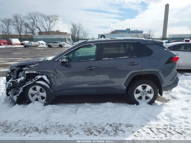 2T3P1RFV8LW119420 Toyota Rav4 Xle