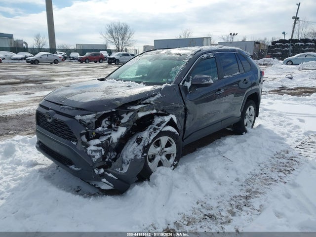 2T3P1RFV8LW119420 Toyota Rav4 Xle