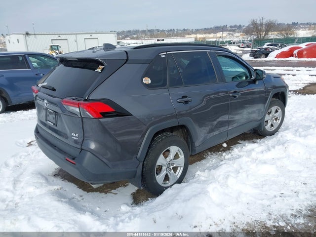 2T3P1RFV8LW119420 Toyota Rav4 Xle