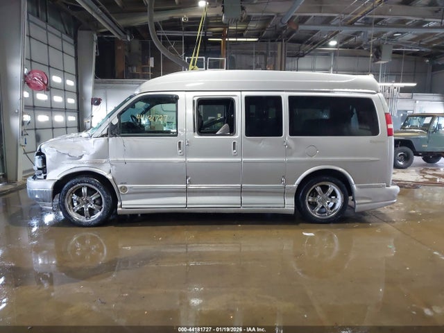 44181727 :رقم المزاد ، 1GDUHEB47A1118111 vin ، 2010 Gmc Savana 1500 Upfitter مزاد بيع
