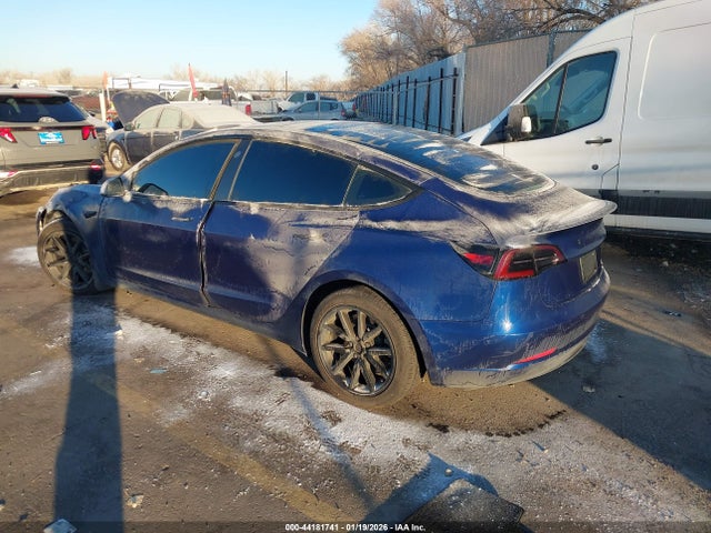 2022 TESLA MODEL 3 5YJ3E1EB0NF110537 Photo 2