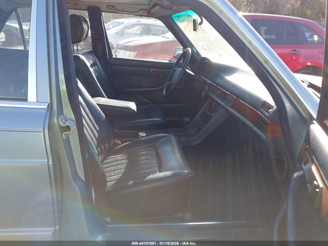 1985 MERCEDES-BENZ 380 WDBCA32C0FA101365 Photo 4