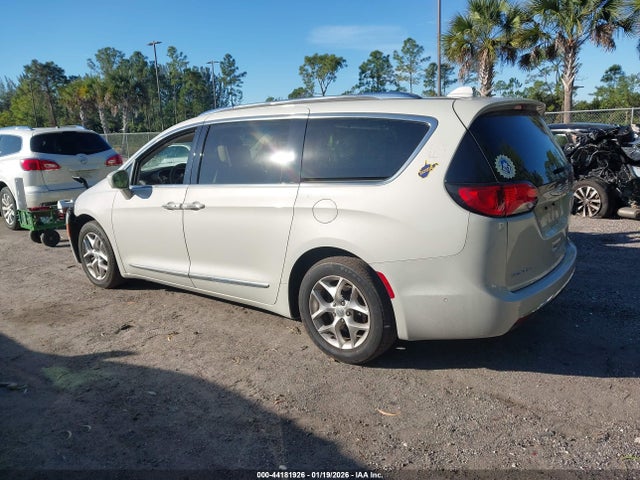 2019 CHRYSLER PACIFICA 2C4RC1EG1KR721771 Photo 2