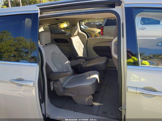 2019 CHRYSLER PACIFICA 2C4RC1EG1KR721771 Photo 7