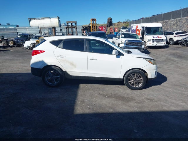 KM8JT3AF5FU110815 Hyundai TUCSON GLS