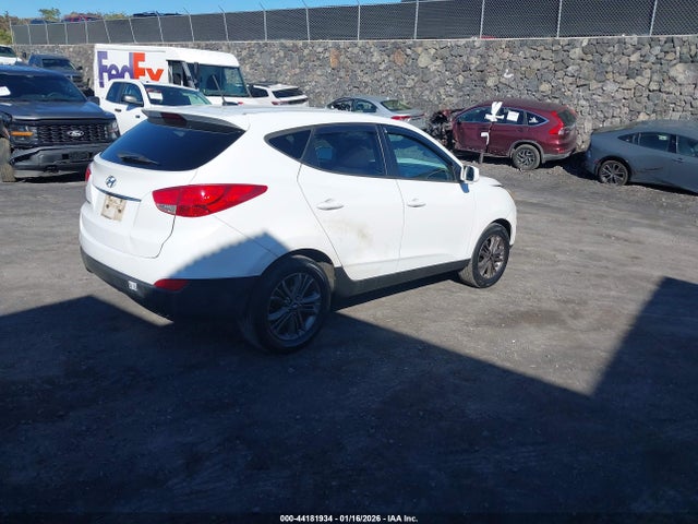 KM8JT3AF5FU110815 Hyundai TUCSON GLS