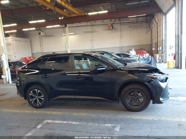 Toyota BZ4X XLE 2025 JTMABACA1SA093018 Image 13