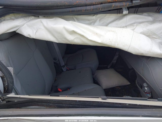5TDJRKEC3MS063038 Toyota SIENNA XLE