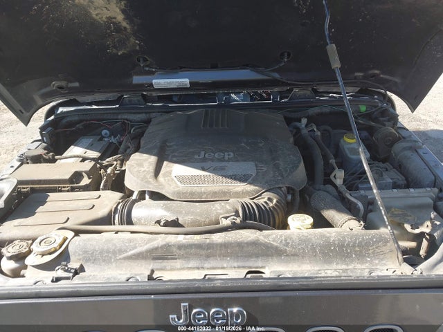 1C4BJWEGXJL816731 Jeep Wrangler Jk Unlimited Sahara