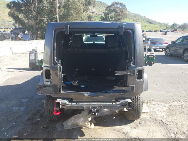1C4BJWEGXJL816731 Jeep Wrangler Jk Unlimited Sahara