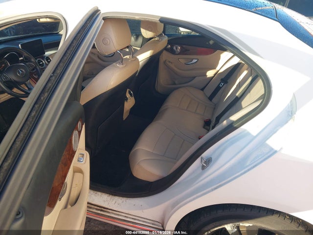 55SWF4KB6FU018641 Mercedes-Benz C 300 4matic