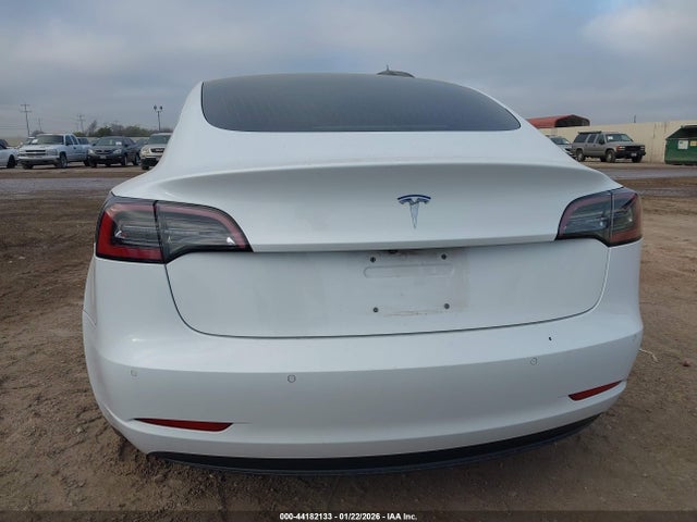 44182133 :رقم المزاد ، 5YJ3E1EBXJF094793 vin ، 2018 Tesla Model 3 Long Range/performance مزاد بيع