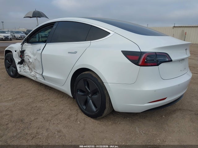 2018 TESLA MODEL 3 5YJ3E1EBXJF094793 Photo 2