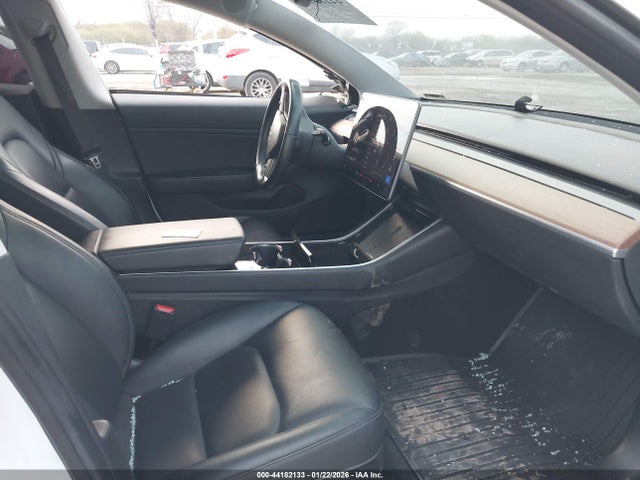 2018 TESLA MODEL 3 5YJ3E1EBXJF094793 Photo 4