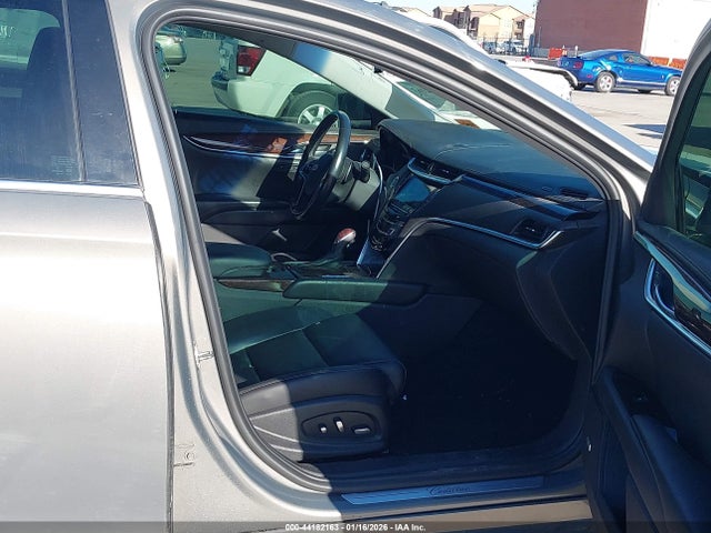 44182163 :رقم المزاد ، 2G61M5S3XH9141207 vin ، 2017 Cadillac Xts Luxury مزاد بيع