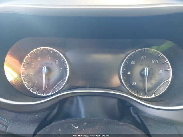 44182313 :رقم المزاد ، 2C4RC1BG5MR527347 vin ، 2021 Chrysler Pacifica Touring L مزاد بيع