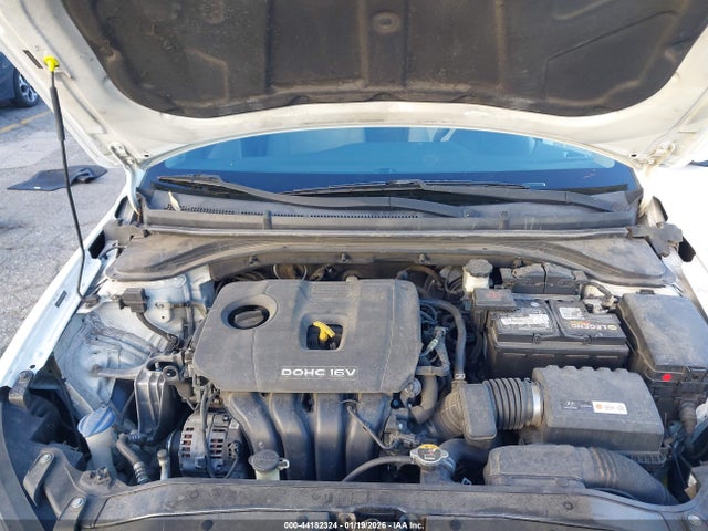 5NPD84LF0JH290102 Hyundai ELANTRA SEL