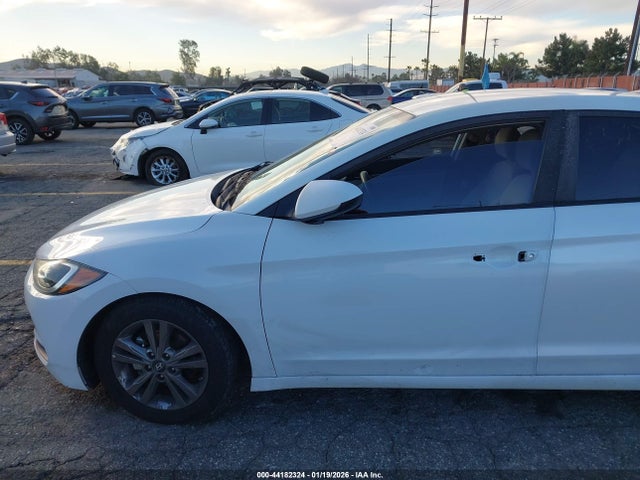 5NPD84LF0JH290102 Hyundai ELANTRA SEL