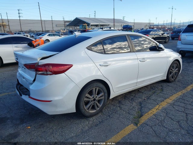 5NPD84LF0JH290102 Hyundai ELANTRA SEL