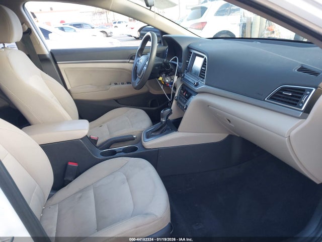 5NPD84LF0JH290102 Hyundai ELANTRA SEL