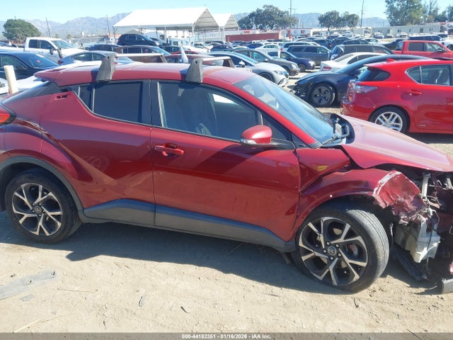 Toyota C-HR XLE 2018 NMTKHMBX2JR027409 Image 13
