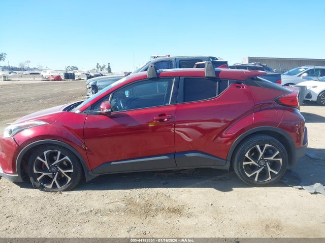 Toyota C-HR XLE 2018 NMTKHMBX2JR027409 Image 14
