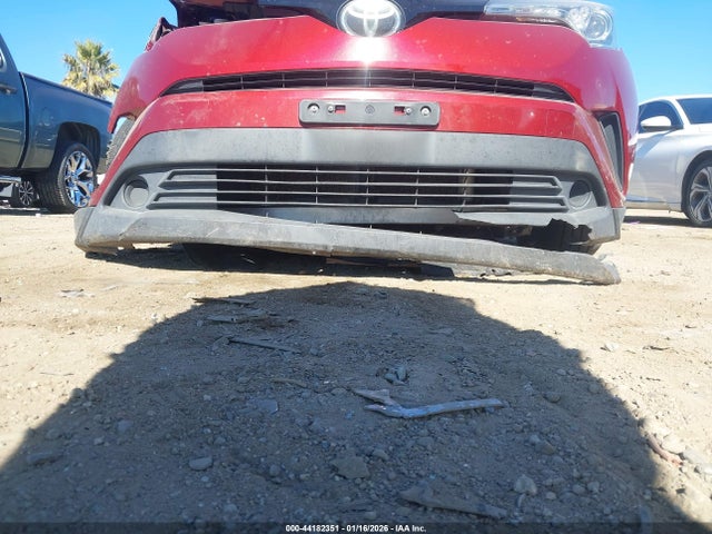 Toyota C-HR XLE 2018 NMTKHMBX2JR027409 Image 19