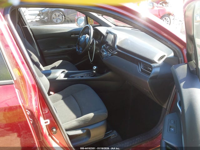 Toyota C-HR XLE 2018 NMTKHMBX2JR027409 Image 5