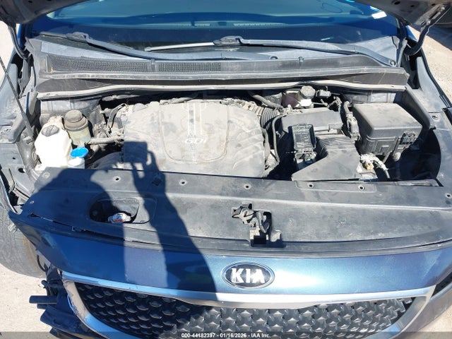 KNDMB5C19F6070678 KIA SEDONA LX