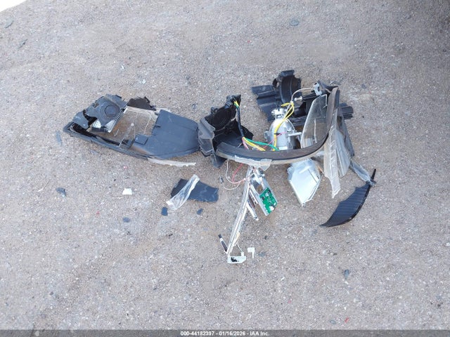 KNDMB5C19F6070678 KIA SEDONA LX