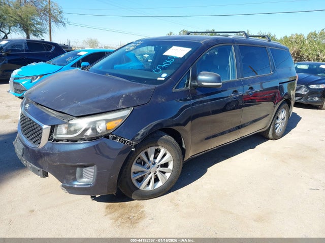 KNDMB5C19F6070678 KIA SEDONA LX