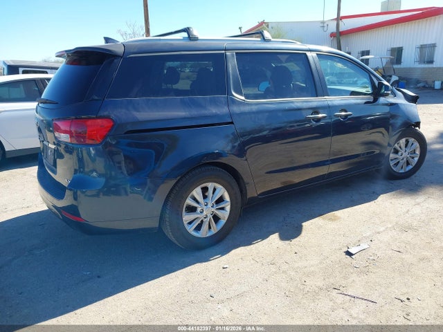 KNDMB5C19F6070678 KIA SEDONA LX