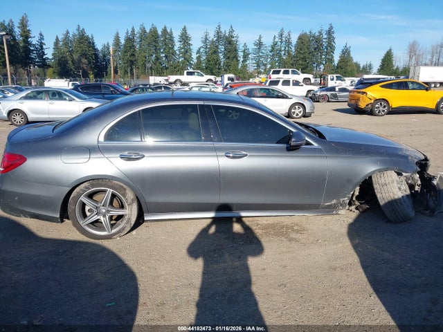 WDDZF4KB1HA049554 Mercedes-Benz E 300 4matic