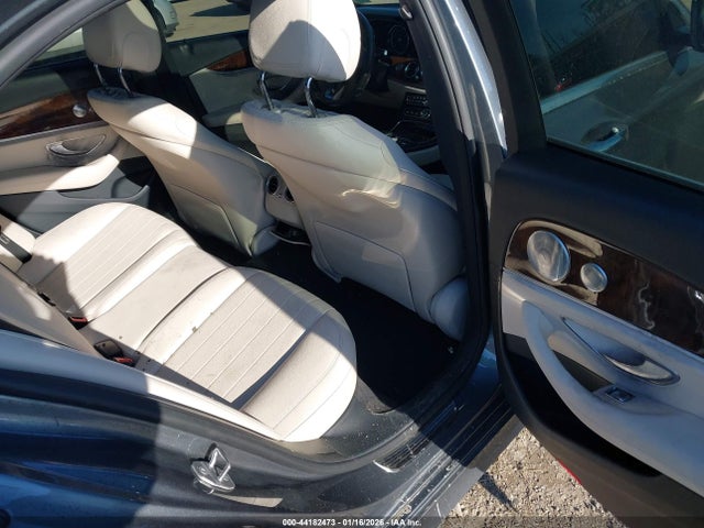 WDDZF4KB1HA049554 Mercedes-Benz E 300 4matic