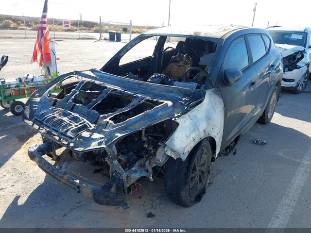 KM8J23A43HU487342 Hyundai TUCSON SE