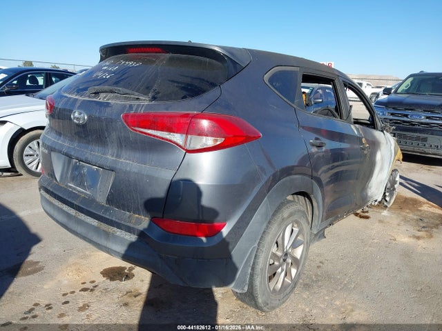 KM8J23A43HU487342 Hyundai TUCSON SE