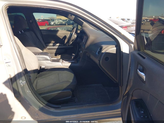 2019 DODGE CHARGER 2C3CDXBG6KH658199 Photo 4