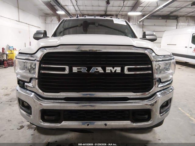 2021 Ram 3500 Big Horn  4x4 8' Box მანქანა იყიდება აუქციონზე, vin: 3C63RRHL4MG536870, აუქციონის ნომერი: 44182659